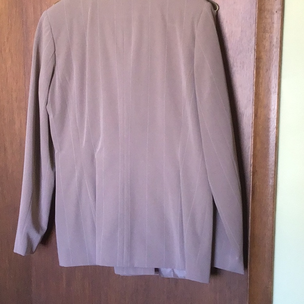 Pants Suit - Picture 2 of 9